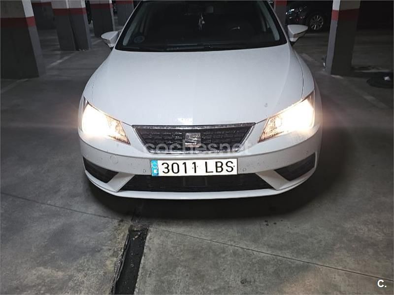 Usado Seat Leon Style 150 CV (110 kW) 2019 Blanco Berlina