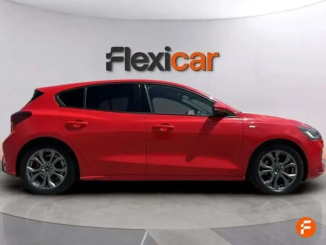 Usado Ford Focus ST-Line 125 CV (91 kW) 2022 Rojo Berlina