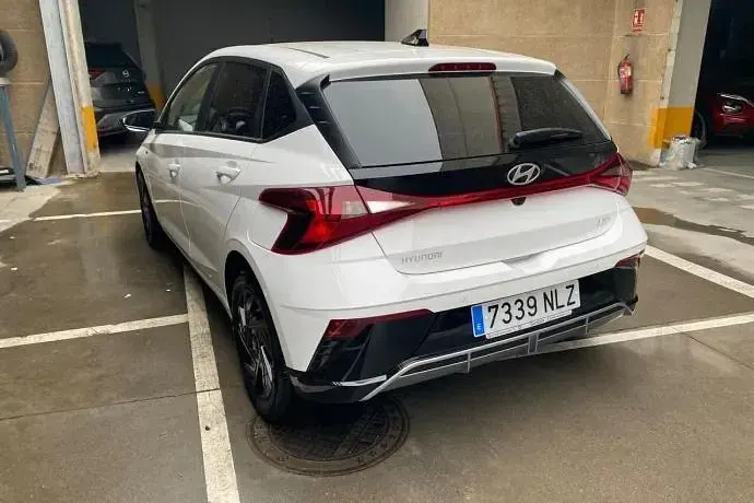Nuevo Hyundai i20 Blackline 90 CV (66 kW) 2026 Utilitario