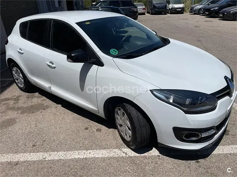 Usado Renault Mégane III Life 115 CV (84 kW) 2015 Blanco Berlina