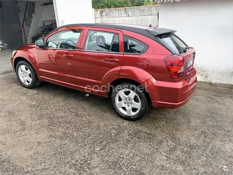 Usado Dodge Caliber SXT 140 CV (102 kW) 2008 Granate Utilitario