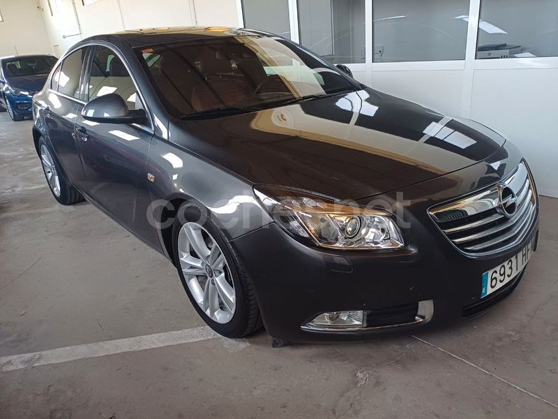 Gris / plata Usado 2011 Opel Insignia Sport Berlina | 6950 € (Precio justo) - Imagen 1/4