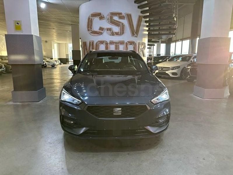 Usado Seat Leon FR 204 CV (150 kW) 2021 Gris / plata Familiar