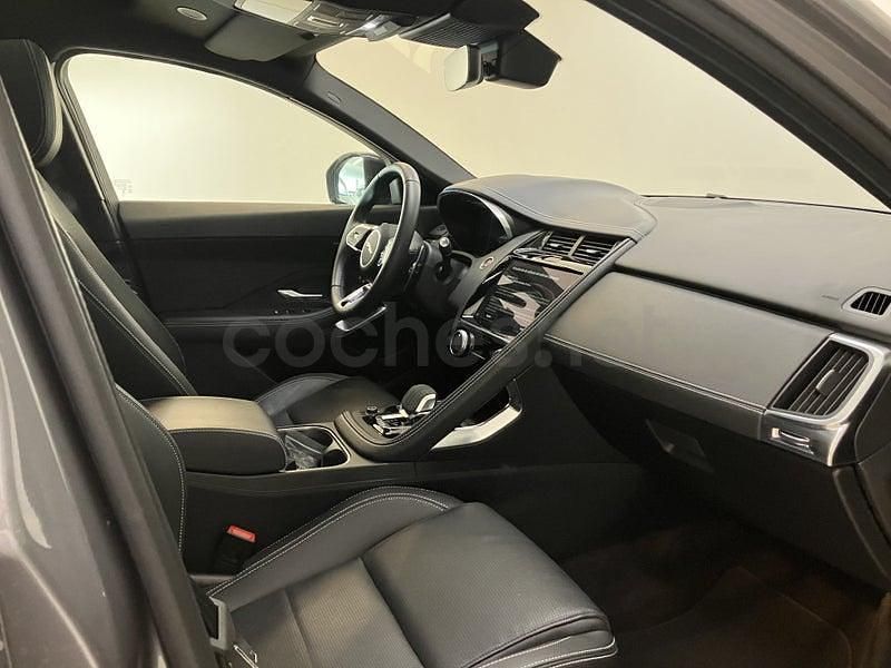Usado Jaguar E-Pace R-Dynamic 163 CV (119 kW) 2023 Gris / plata SUV