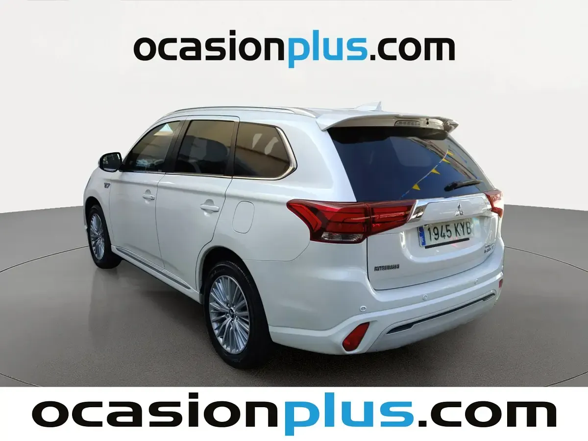 Usado Mitsubishi Outlander P-HEV 224 CV (164 kW) 2019 Blanco SUV