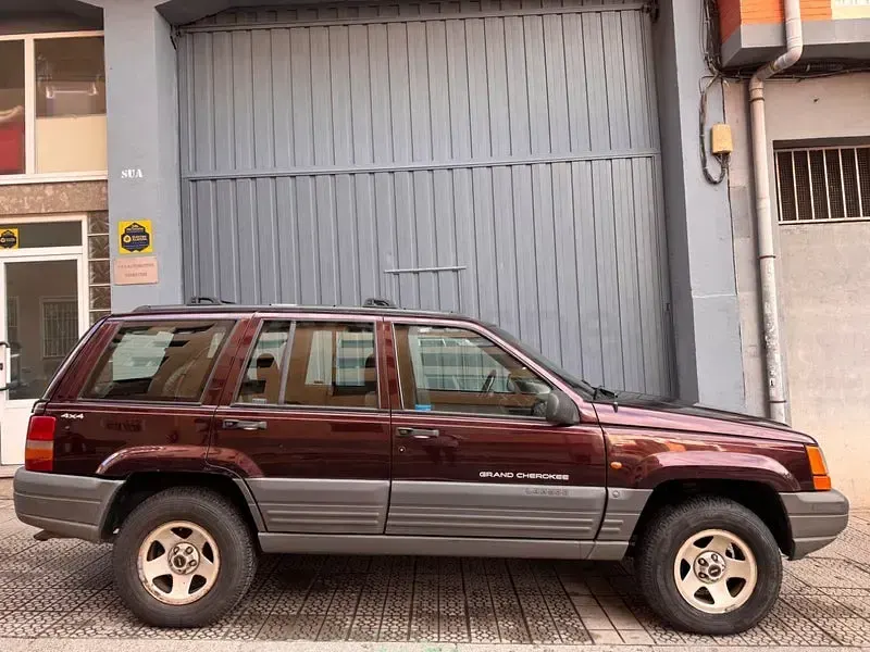 Usado Jeep Grand Cherokee Laredo 115 HP (84 kW) 1996 Vermelho SUV