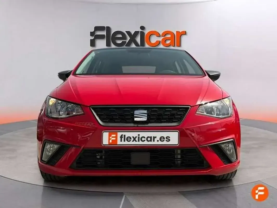 Usado Seat Ibiza Reference 90 CV (66 kW) 2021 Rojo Utilitario