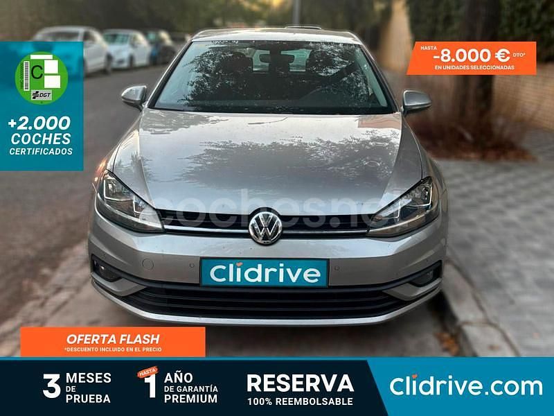 Gris / plata Usado 2020 VW Golf VIII Life Familiar | 17.490 € (Buen precio) - Imagen 1/3