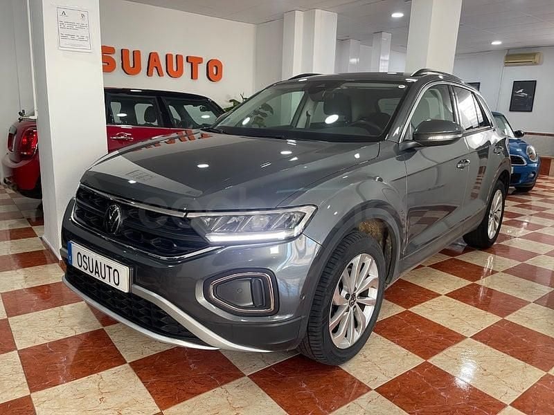 Usado VW T-Roc Life 115 CV (84 kW) 2022 Gris / plata SUV