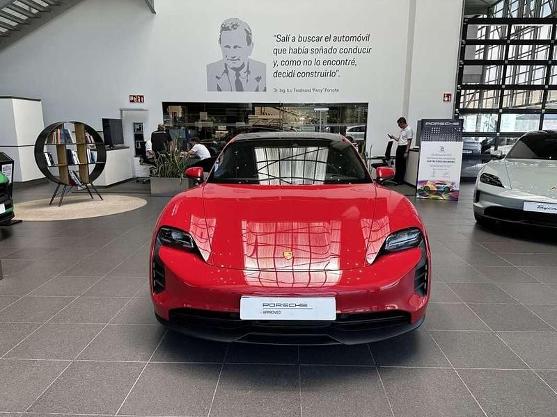 Usado Porsche Taycan Sport Turismo 439 kW (598 CV) 2024 Rojo Familiar