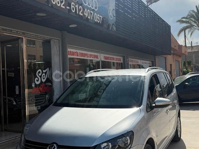 Usado VW Touran Advance 140 CV (102 kW) 2015 Gris / plata Monovolumen