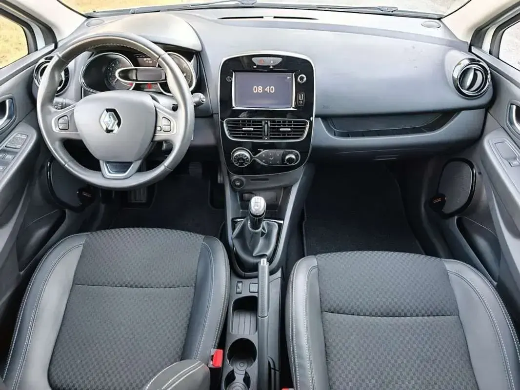 Usado Renault Clio LIMITED 90 CV (66 kW) 2018 Blanco Utilitario