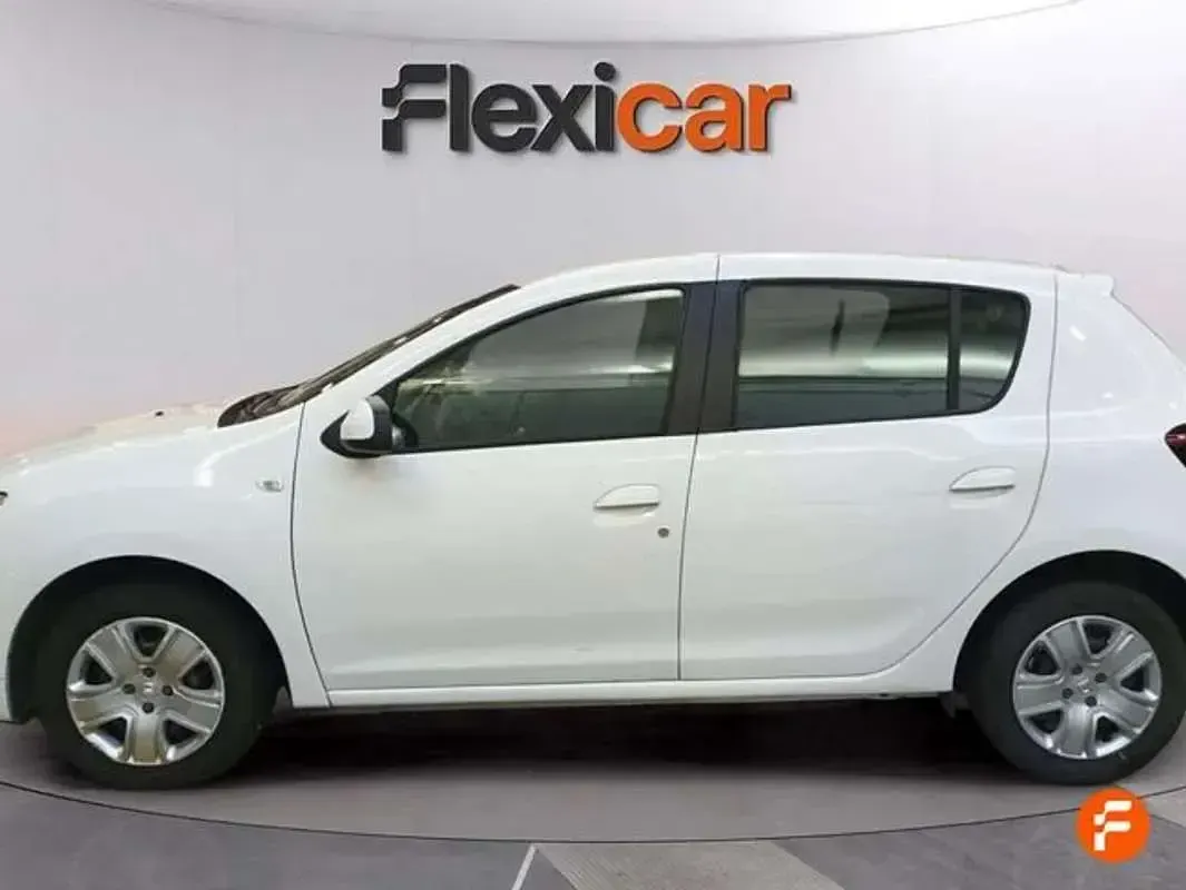 Usado Dacia Sandero Comfort 95 CV (69 kW) 2020 Blanco Utilitario