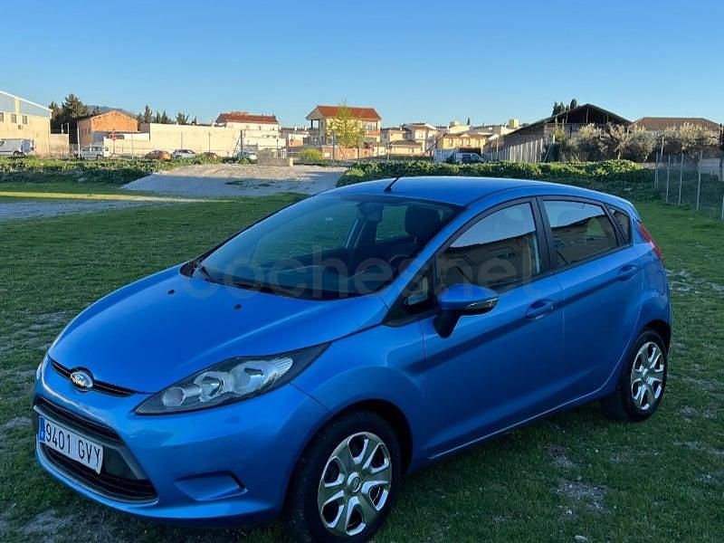 Usado Ford Fiesta Trend 68 CV (50 kW) 2010 Azul Utilitario