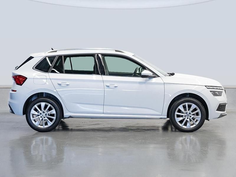 Usado Skoda Kamiq Style 110 CV (80 kW) 2022 Blanco SUV