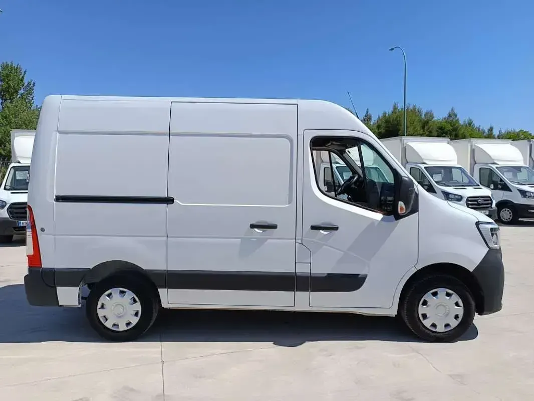 Usado Renault Master 135 CV (99 kW) 2021 Blanco Monovolumen