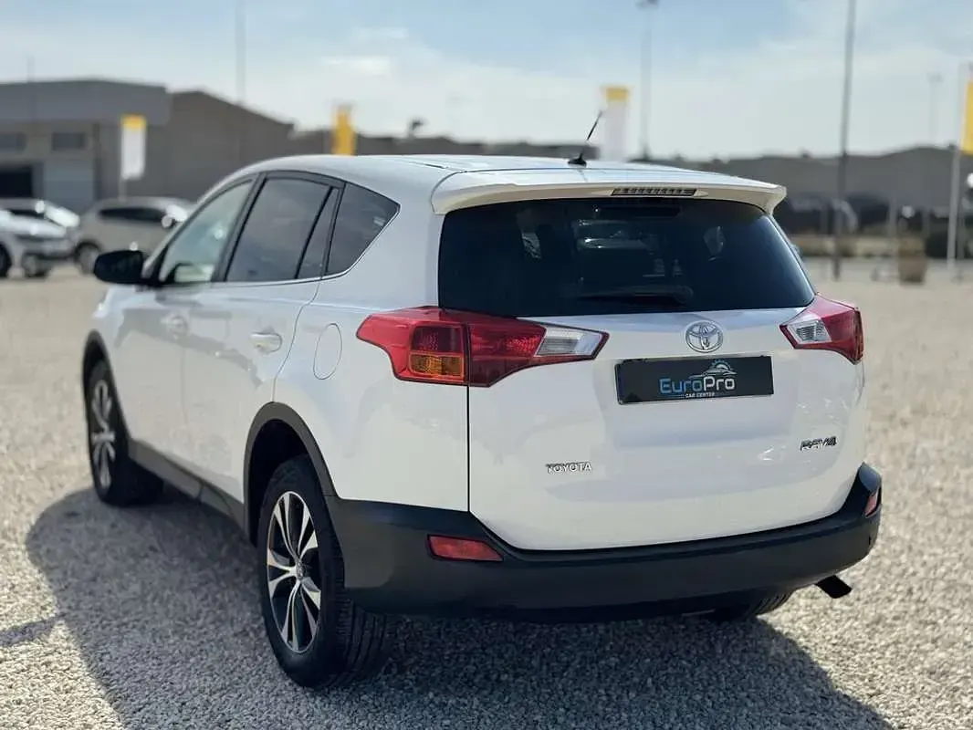 Usado Toyota RAV4 Active 124 CV (91 kW) 2015 Blanco SUV