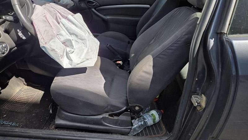 Usado Ford Focus Trend 101 CV (74 kW) 2002 Azul Utilitario