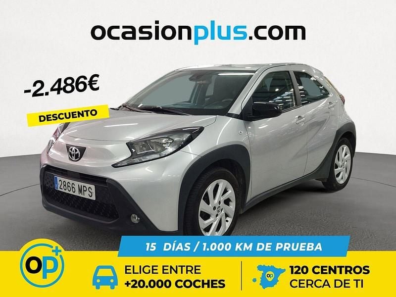 Gris Usado 2024 Toyota Aygo X Play SUV | 14.150 € (Precio justo) - Imagen 1/4
