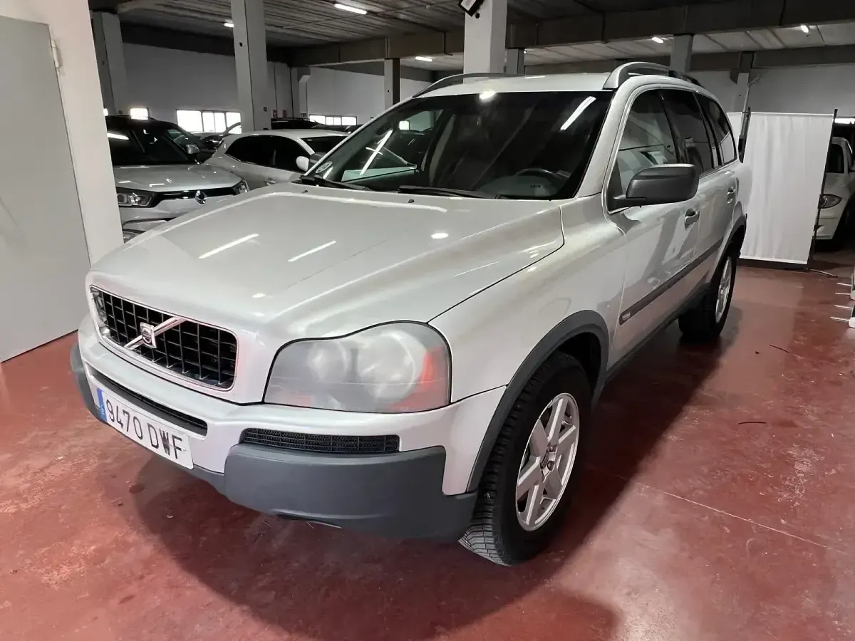 Usado Volvo XC90 Momentum 185 HP (136 kW) 2006 Cinzento SUV
