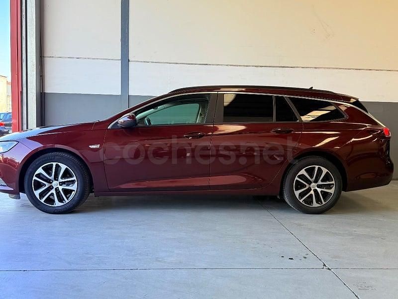 Usado Opel Insignia Selective 136 CV (100 kW) 2019 Granate Familiar