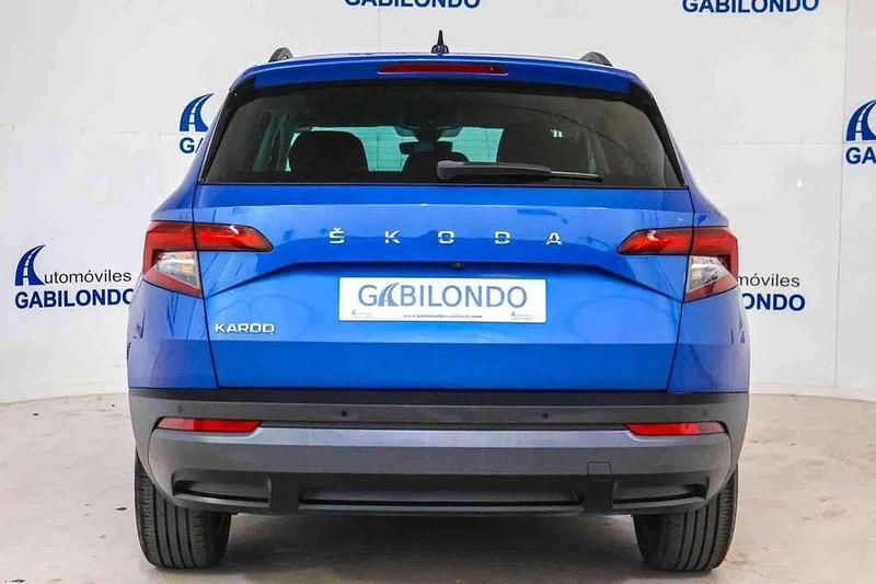 Usado Skoda Karoq Ambition 151 CV (111 kW) 2020 Azul SUV
