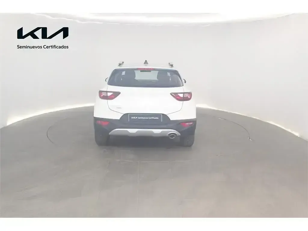 Usado Kia Stonic 100 CV (73 kW) 2025 Blanco SUV