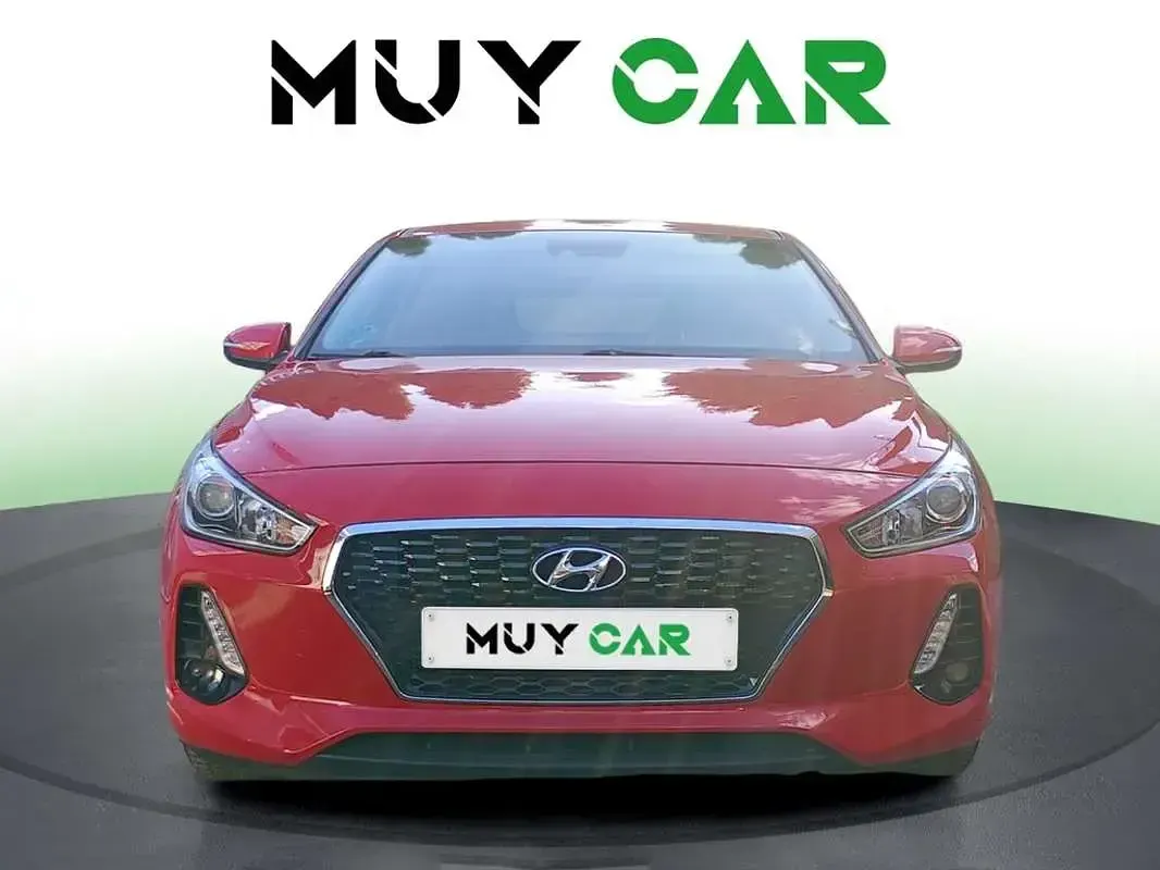 Usado Hyundai i30 140 CV (102 kW) 2017 Rojo Utilitario