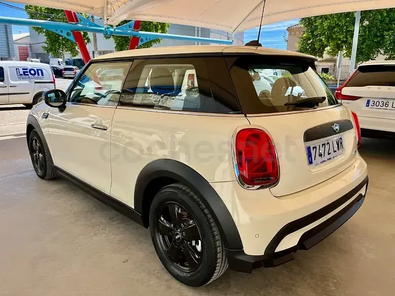 Usado Mini ONE 102 CV (75 kW) 2022 Beige Utilitario