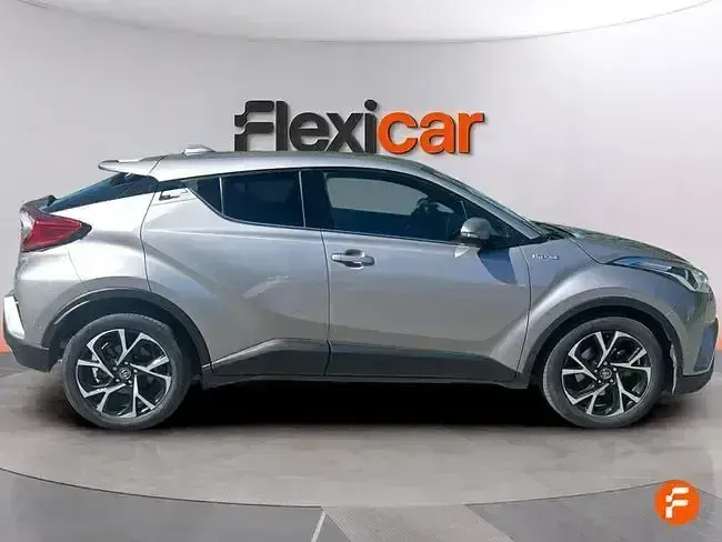 Begagnad Toyota C-HR Active 122 HK (89 kW) 2019 Grå SUV