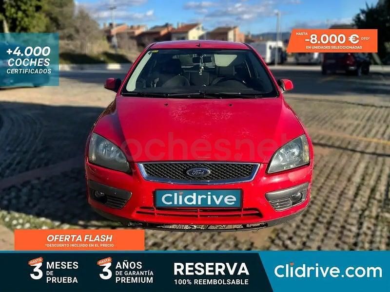 Begagnad Ford Focus Trend 109 HK (80 kW) 2005 Röd Sedan