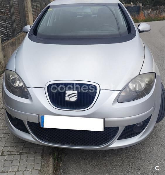 Usado Seat Toledo Sport 140 CV (102 kW) 2005 Gris / plata Utilitario