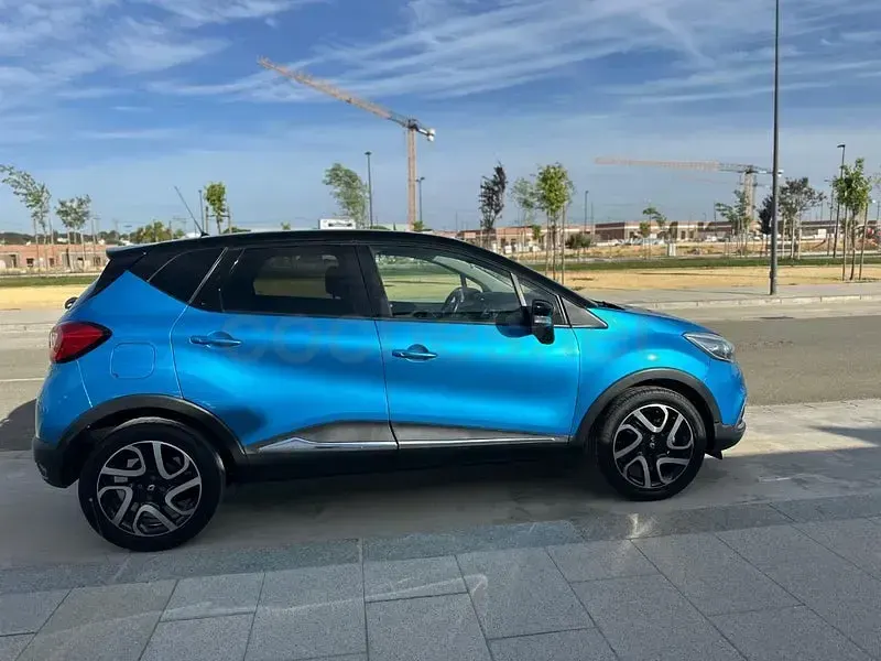 Usado Renault Captur Zen 120 CV (88 kW) 2015 Azul SUV