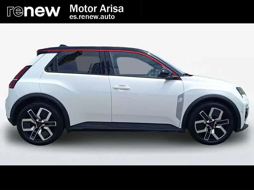 Käytetty Renault Megane E-Tech Techno 89 kW (122 HP) 2025 Viistoperä