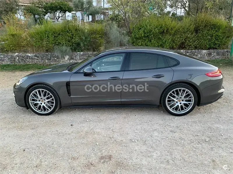 Usado Porsche Panamera 4S 422 CV (310 kW) 2016 Gris / plata Utilitario