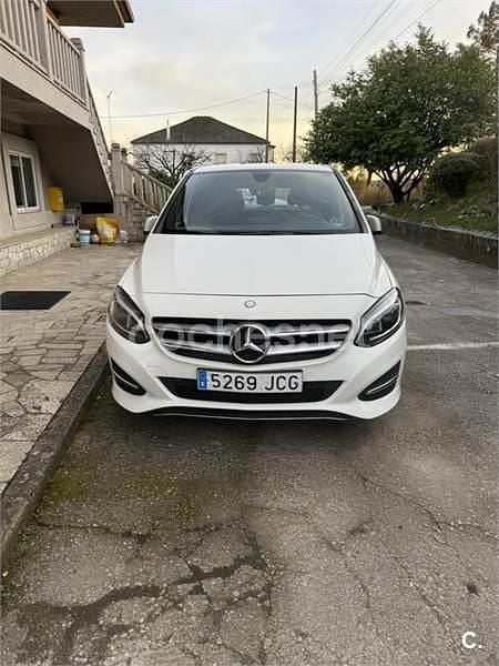 Usado Mercedes B200 Urban 136 CV (100 kW) 2015 Blanco Monovolumen