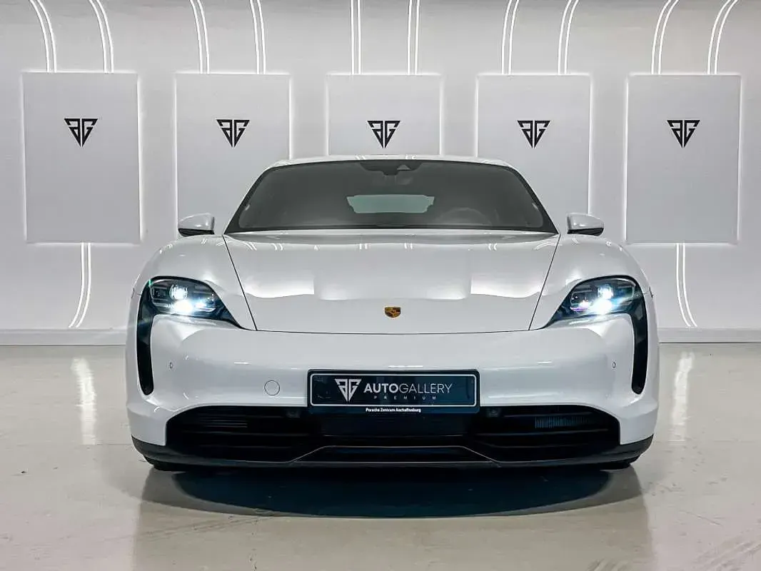 Usado Porsche Taycan 350 kW (476 CV) 2021 Blanco Berlina