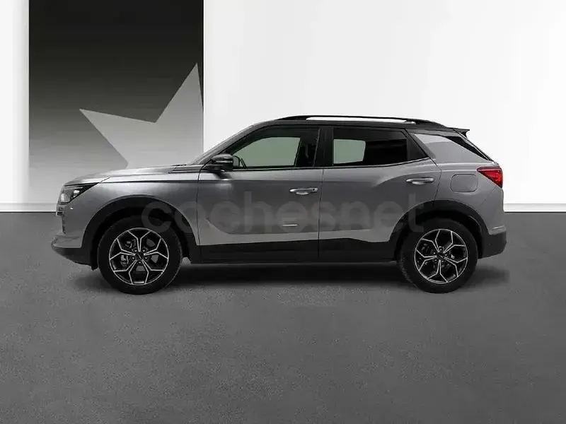 Usado KGM Korando 149 CV (109 kW) 2025 Gris / plata SUV