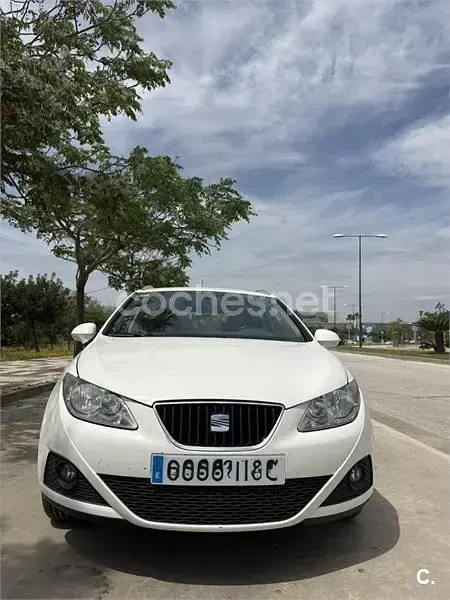 Usado Seat Ibiza ST Style 90 CV (66 kW) 2011 Blanco Familiar