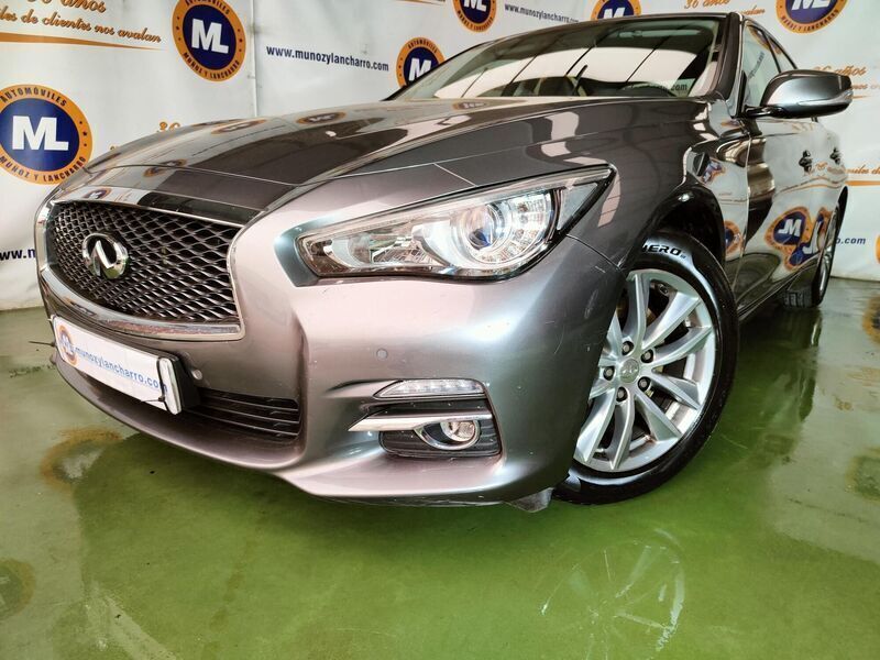 Usado Infiniti Q50 170 CV (125 kW) 2017 Gris Berlina