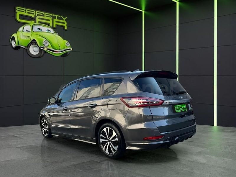 Usado Ford S-MAX ST-Line 190 CV (139 kW) 2023 Gris / plata Monovolumen