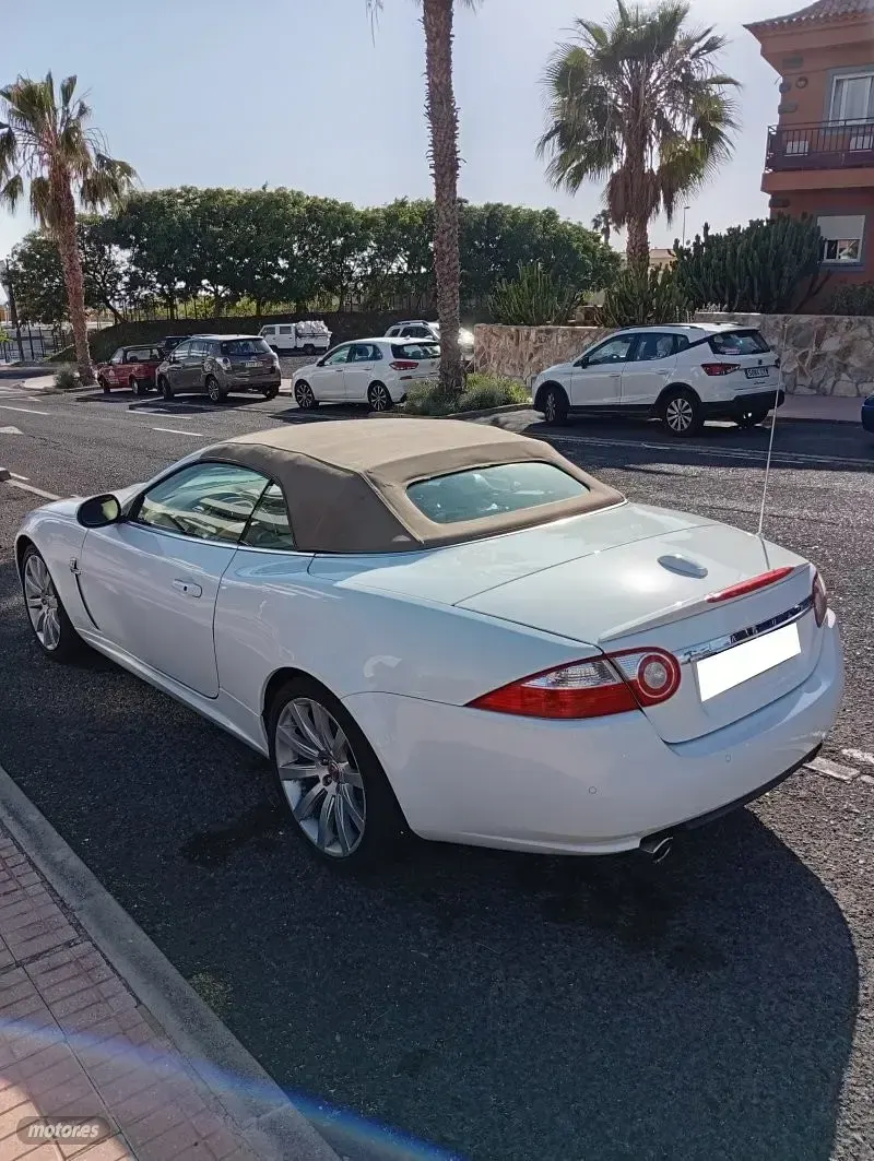 Usado Jaguar XK 298 CV (219 kW) 2008 Blanco Descapotable