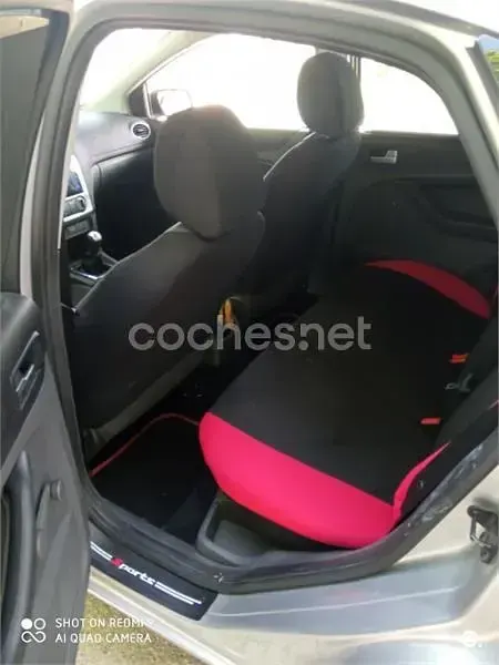 Usado Ford Focus 109 CV (80 kW) 2007 Gris / plata Berlina