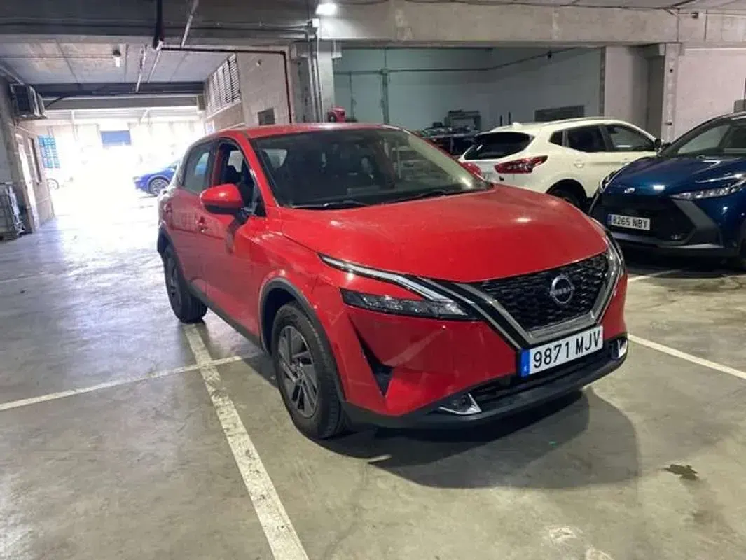 Usado Nissan Qashqai Acenta 140 CV (102 kW) 2023 Rojo SUV