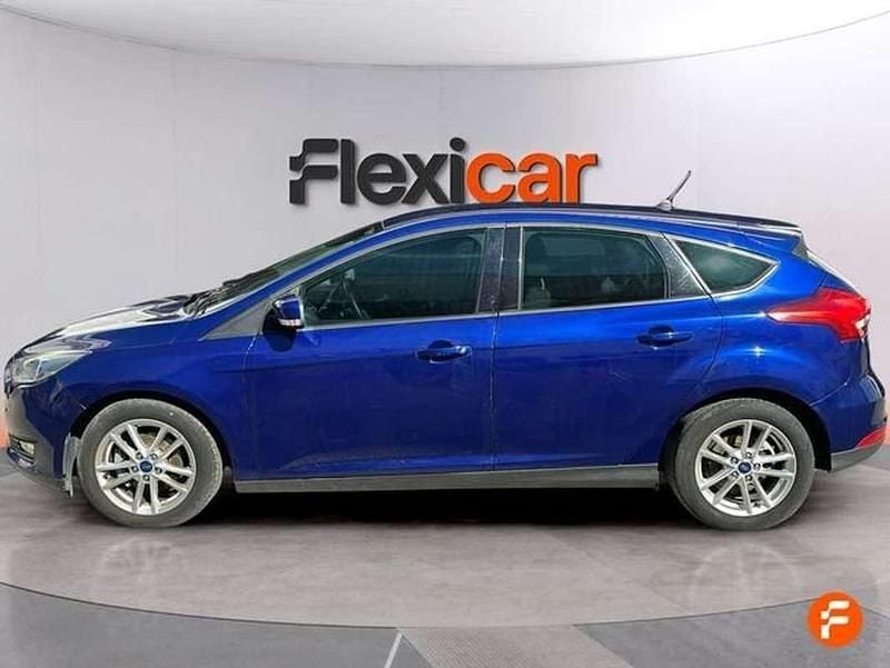 Usado Ford Focus Trend+ 120 CV (88 kW) 2018 Azul Utilitario