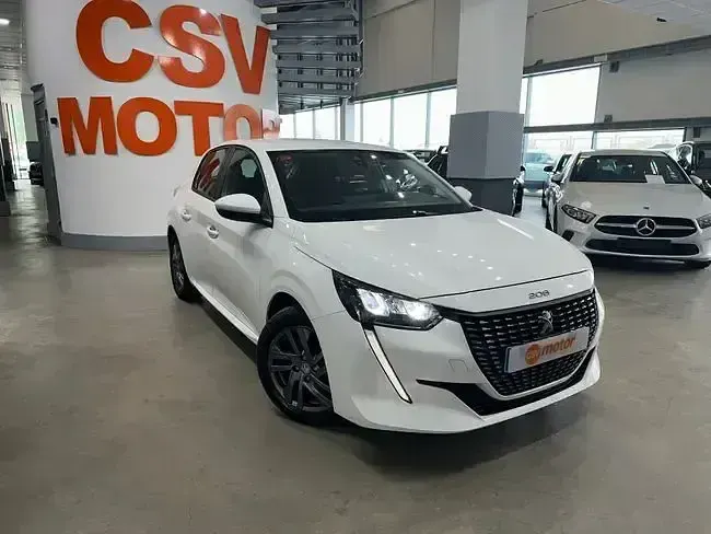 Usado Peugeot 208 Active 102 CV (75 kW) 2022 Blanco Utilitario