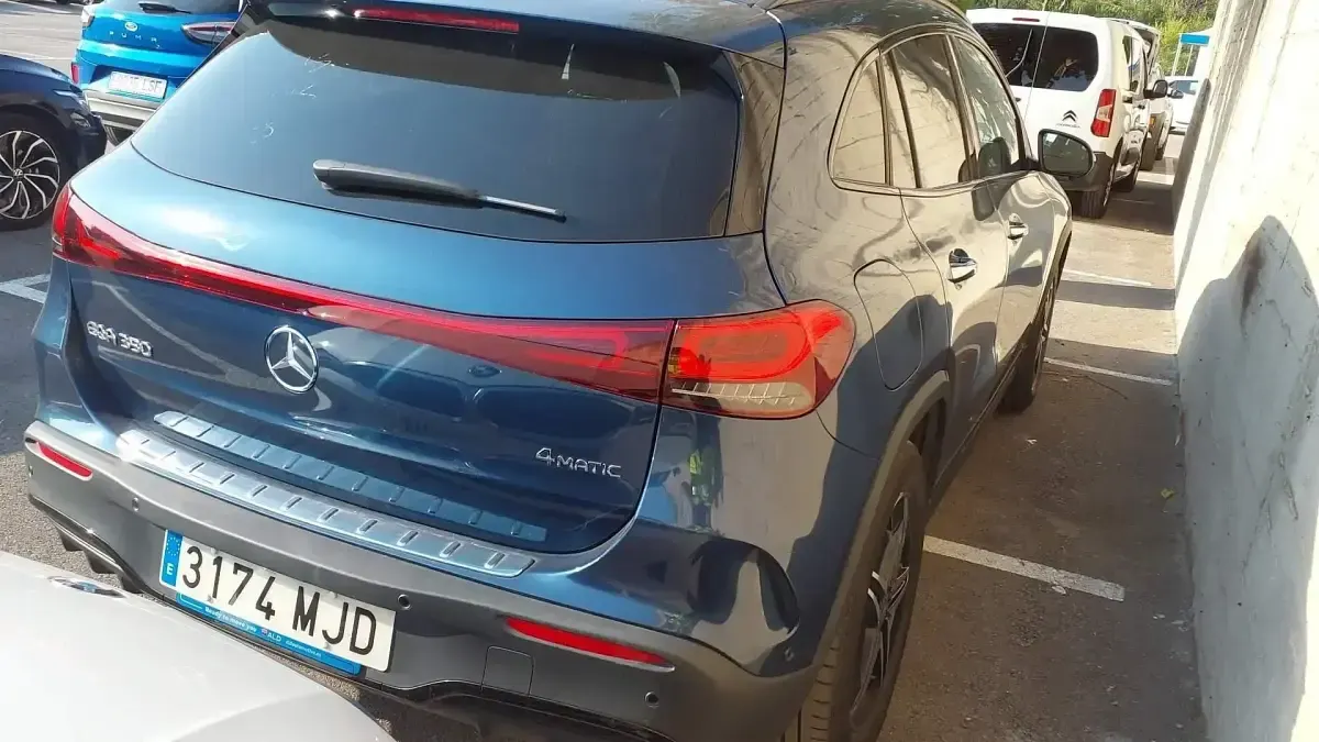 Usado Mercedes EQA350 214 kW (292 CV) 2023 Azul SUV
