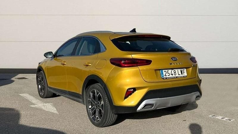 Usado Kia XCeed 143 CV (105 kW) 2022 Amarillo SUV