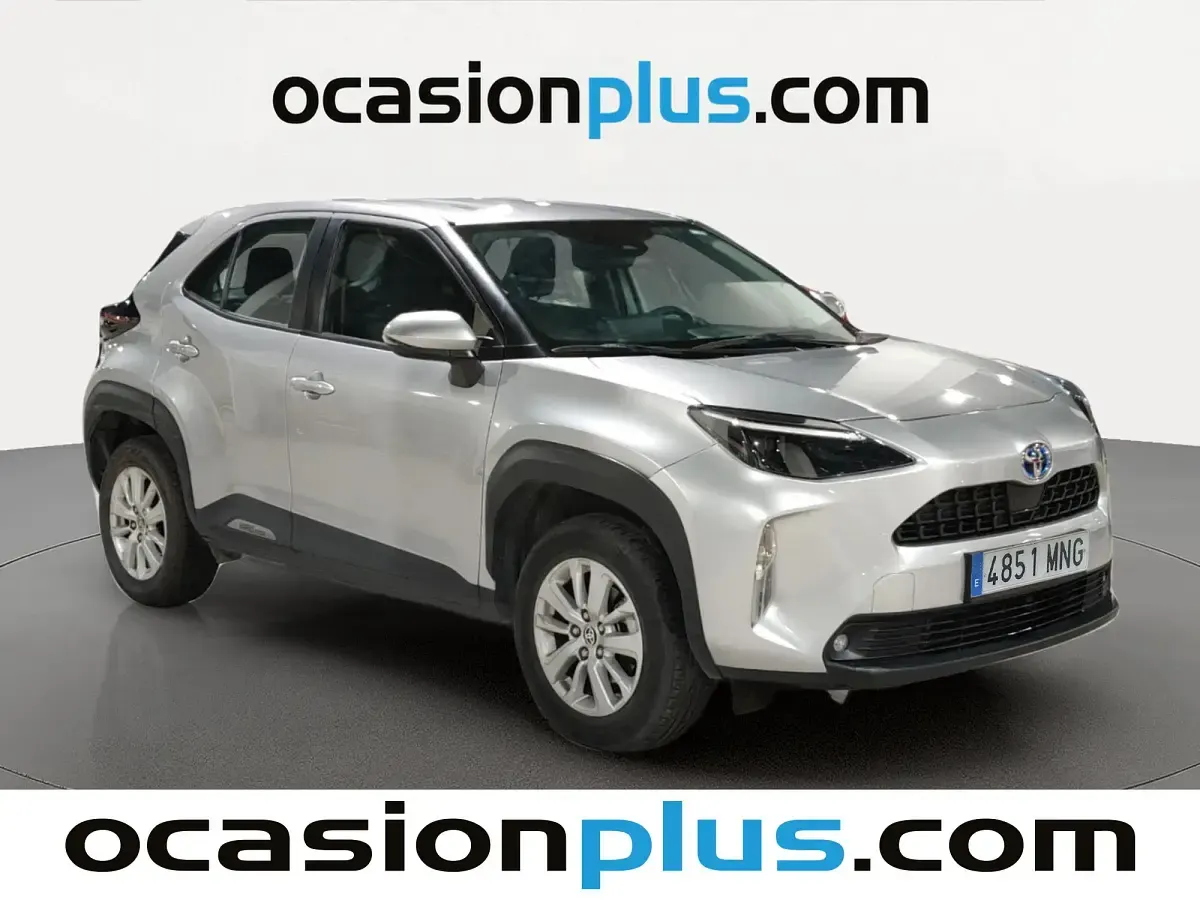 Usado Toyota Yaris Cross Style 116 CV (85 kW) 2024 Gris SUV