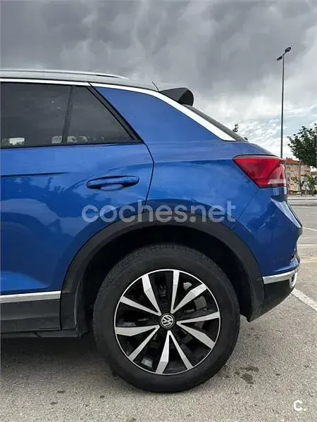 Usado VW T-Roc Advance 150 CV (110 kW) 2018 Azul SUV